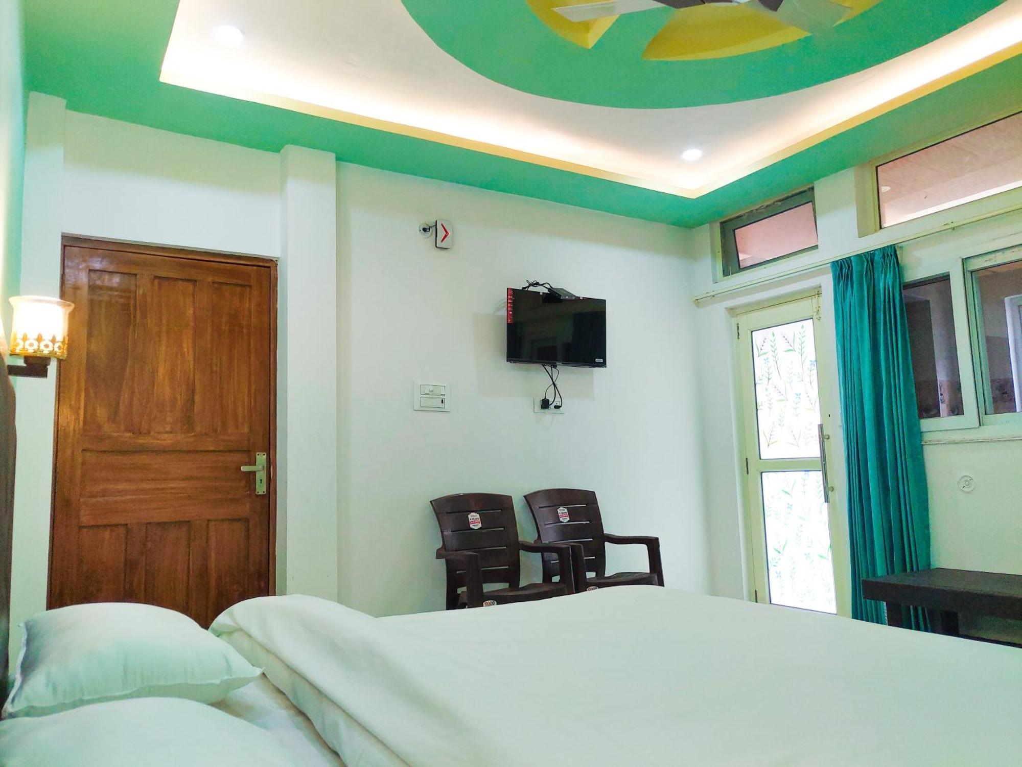 Homestay Aadishri *